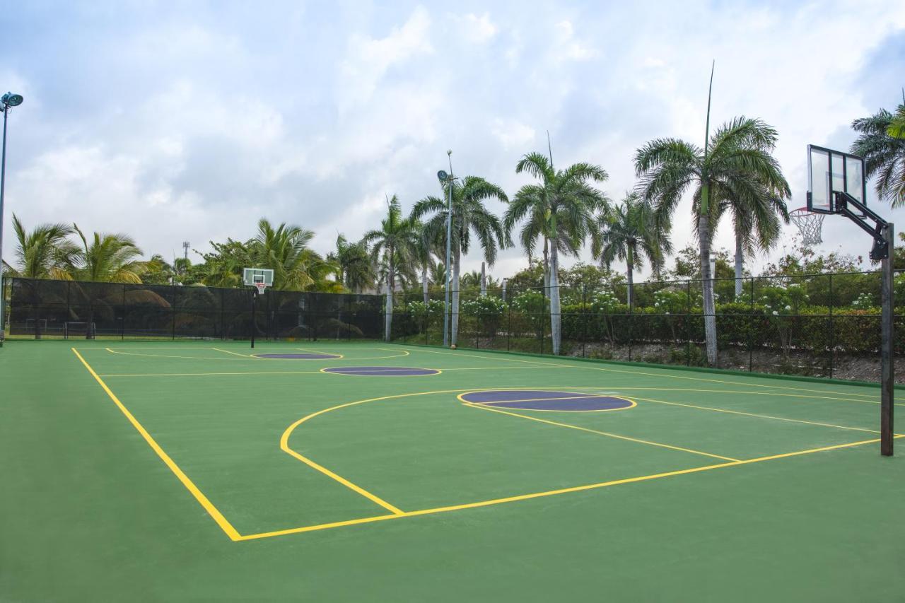 Majestic Colonial Punta Cana (Adults Only) Hotel Exterior photo Basketball court